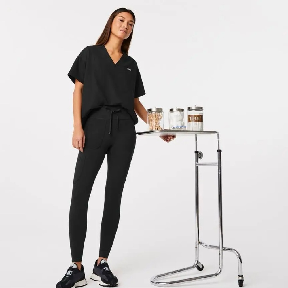 Figs Scrub Seville Cargo Legging Pants